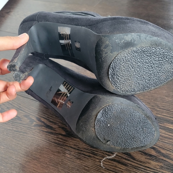 Zoey Black High Heel (Size 8) - Picture 2 of 5